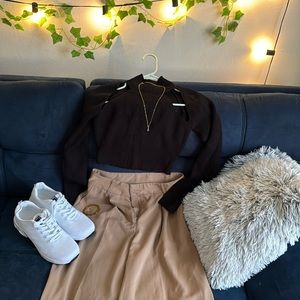 This is that European style! With the beige bottom and black classy black top!